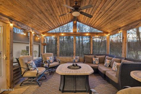 2 Carpenter Way Clifton Park NY 12065