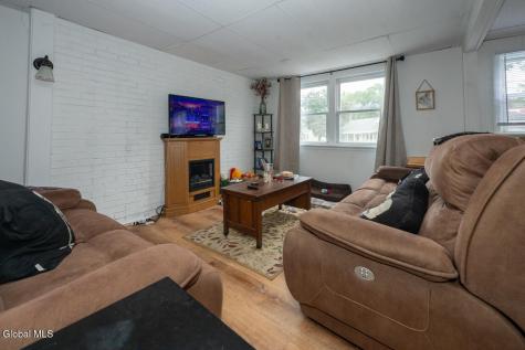 1013 Inner Drive Rotterdam NY 12303