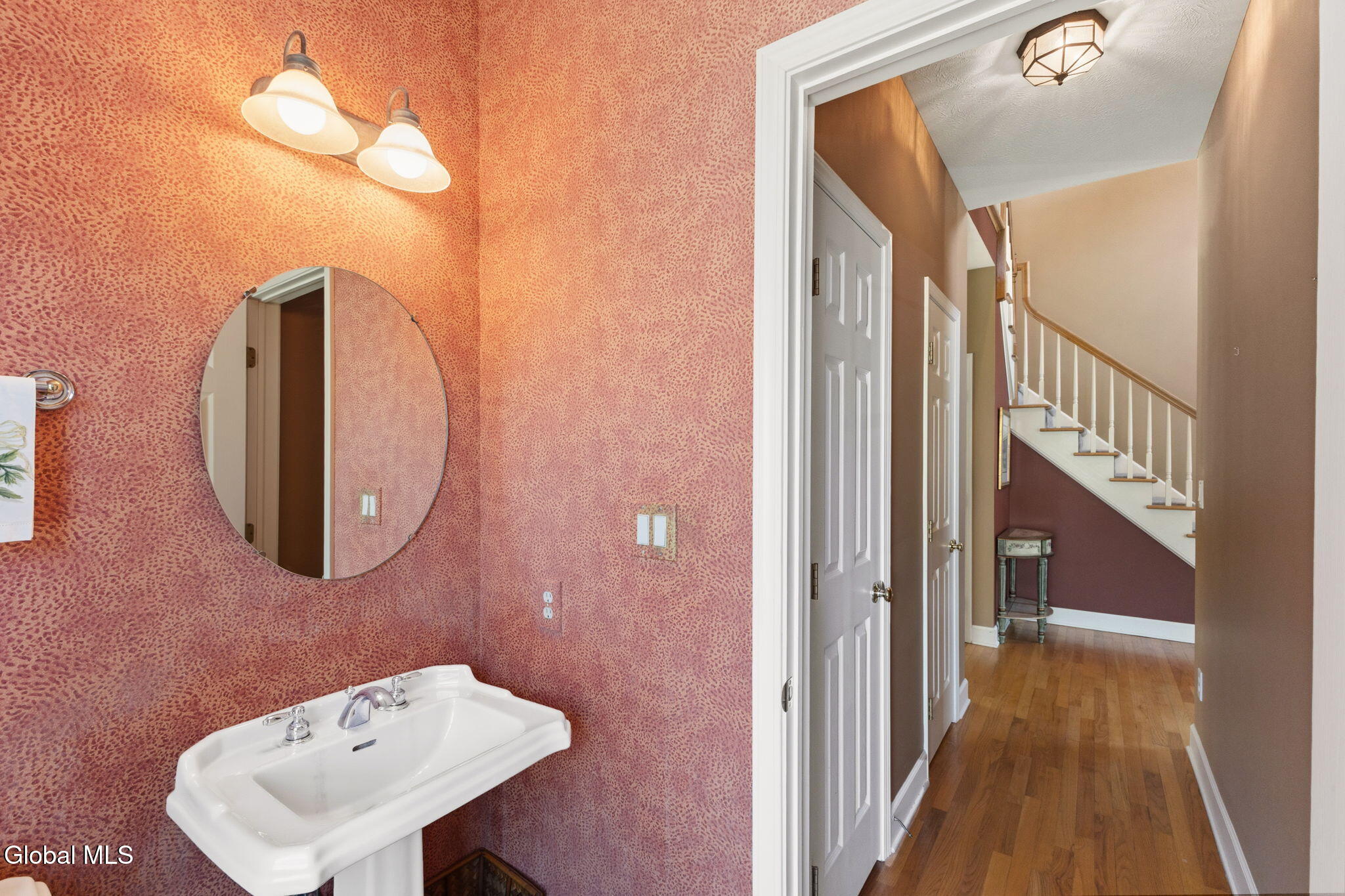 214 Bell Court Schenectady NY 12303