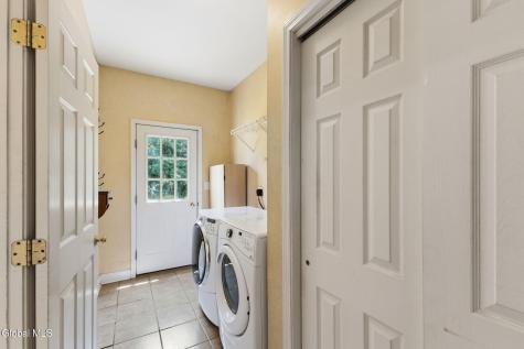 214 Bell Court Schenectady NY 12303