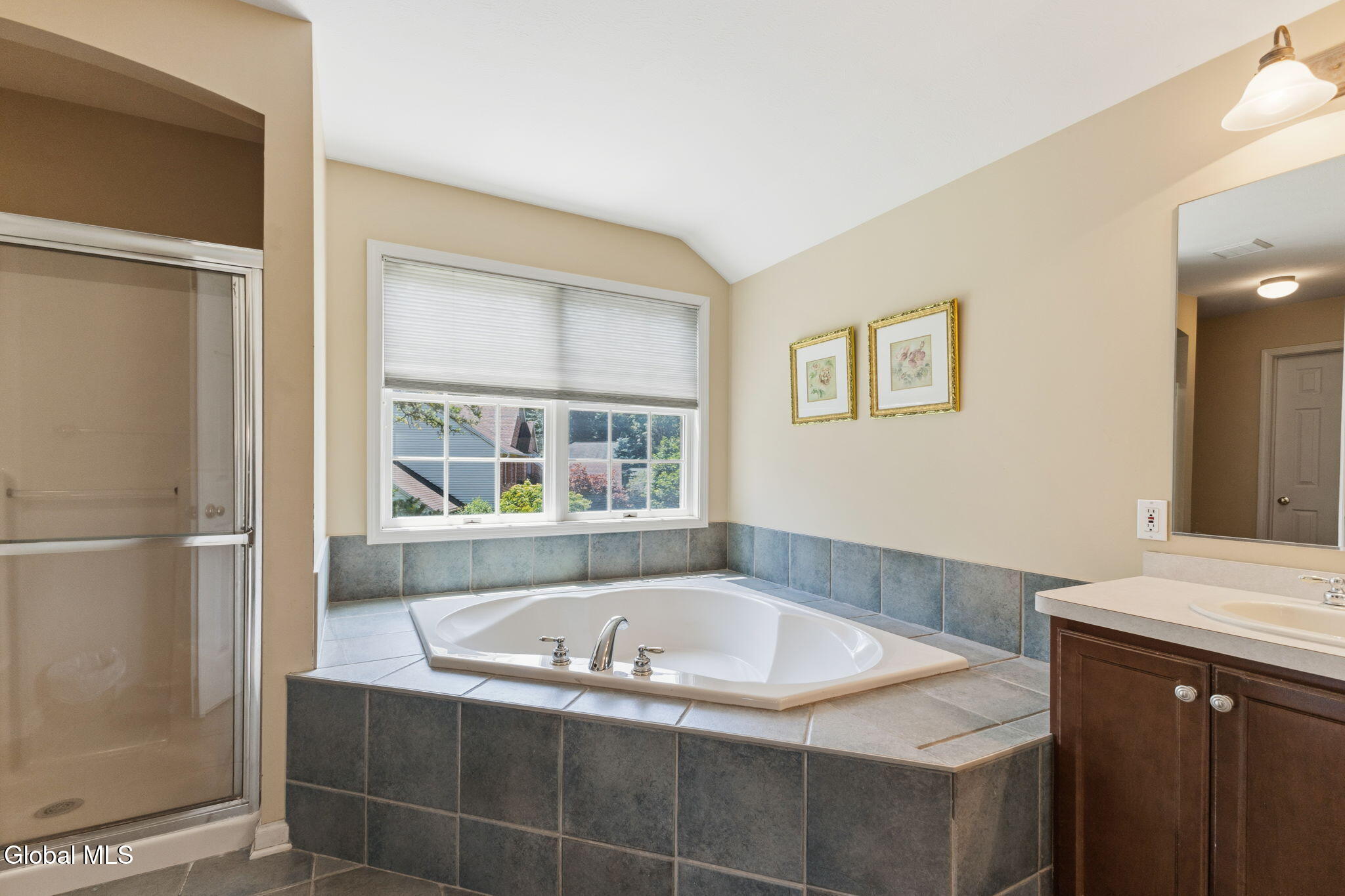 214 Bell Court Schenectady NY 12303