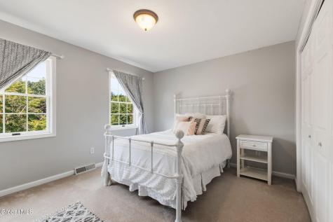 214 Bell Court Schenectady NY 12303