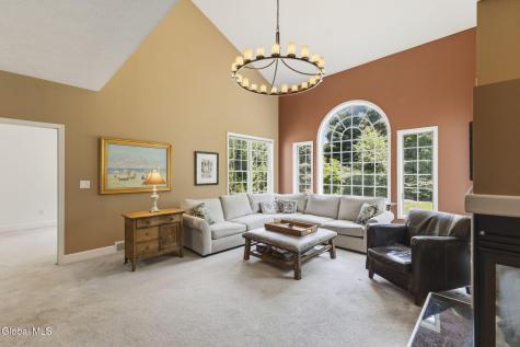 214 Bell Court Schenectady NY 12303