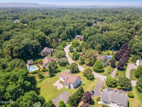 214 Bell Court Schenectady NY 12303