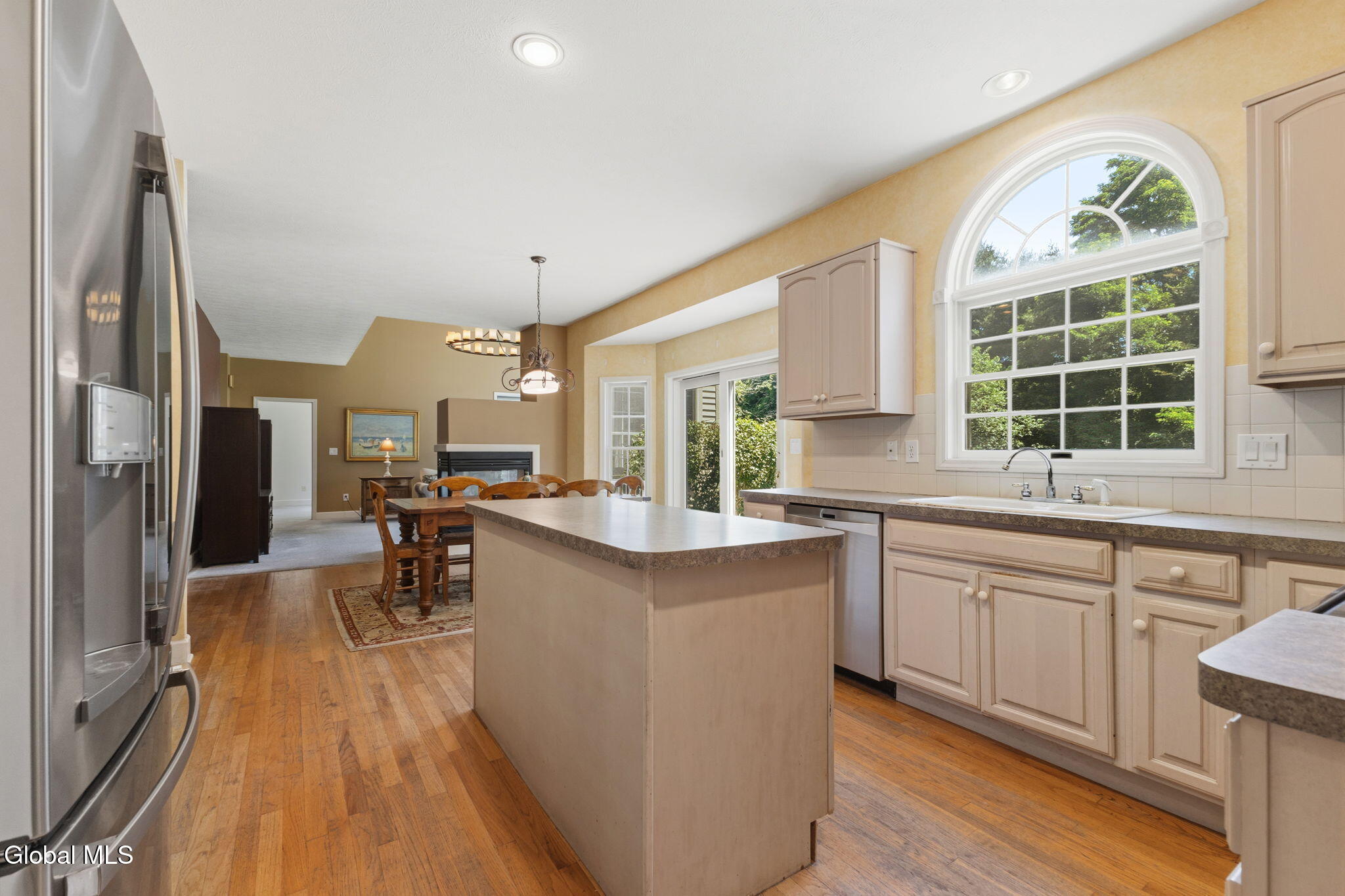 214 Bell Court Schenectady NY 12303