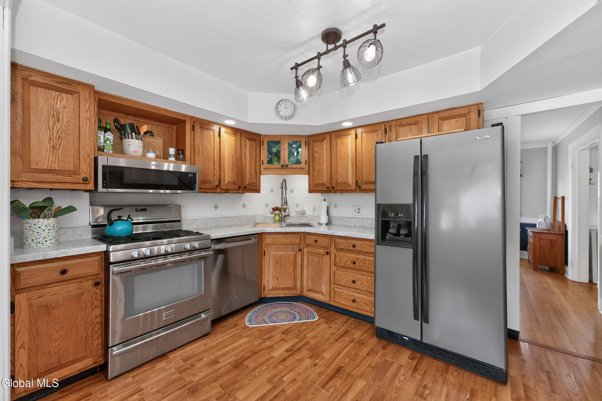 187 S Main Avenue Albany NY 12208
