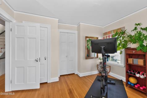 187 S Main Avenue Albany NY 12208