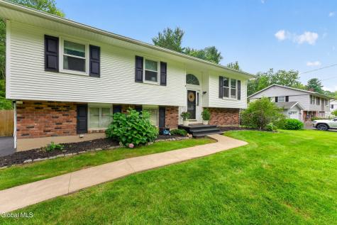 35 Acorn Avenue Clifton Park NY 12065