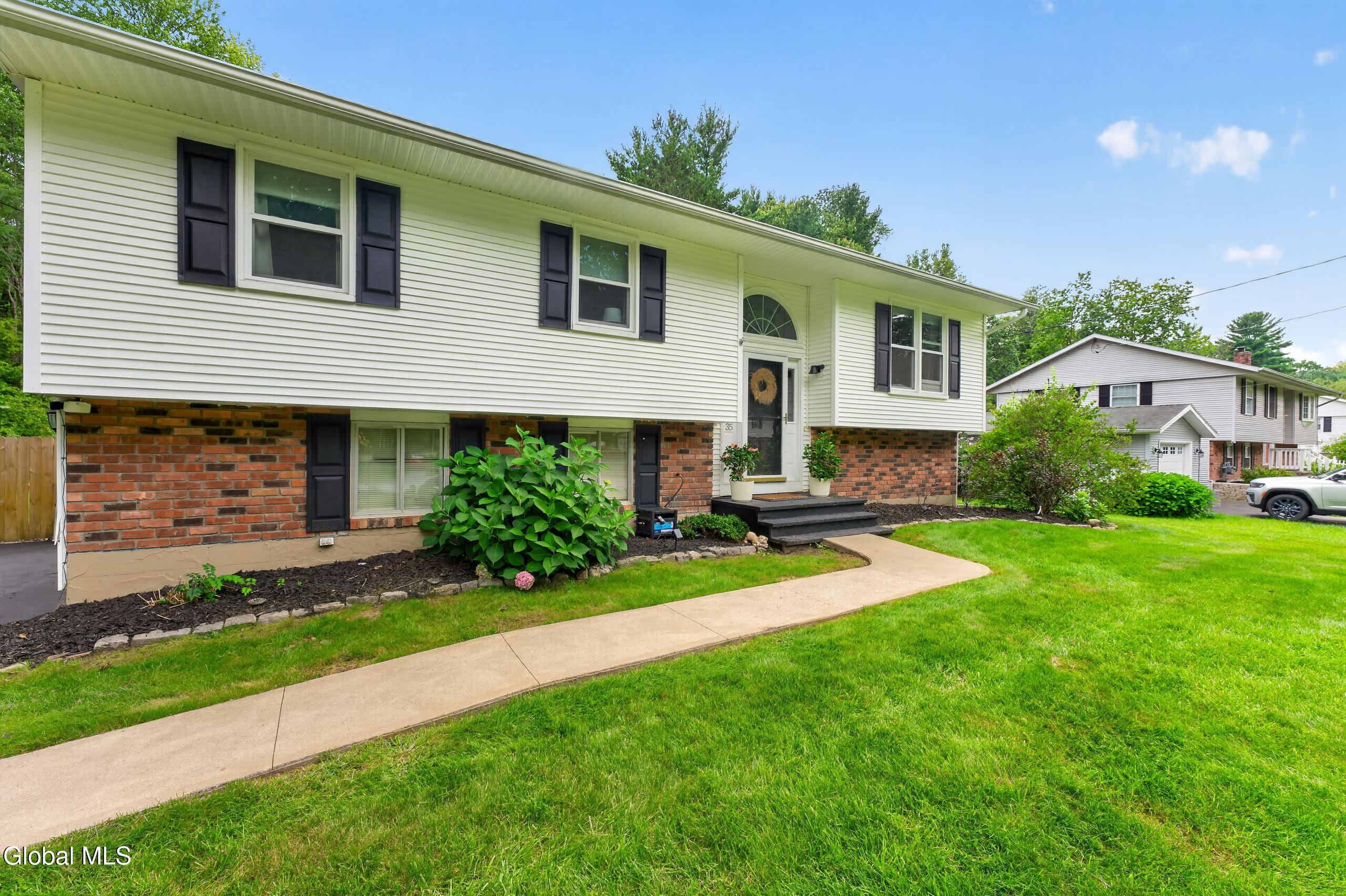 35 Acorn Avenue Clifton Park NY 12065