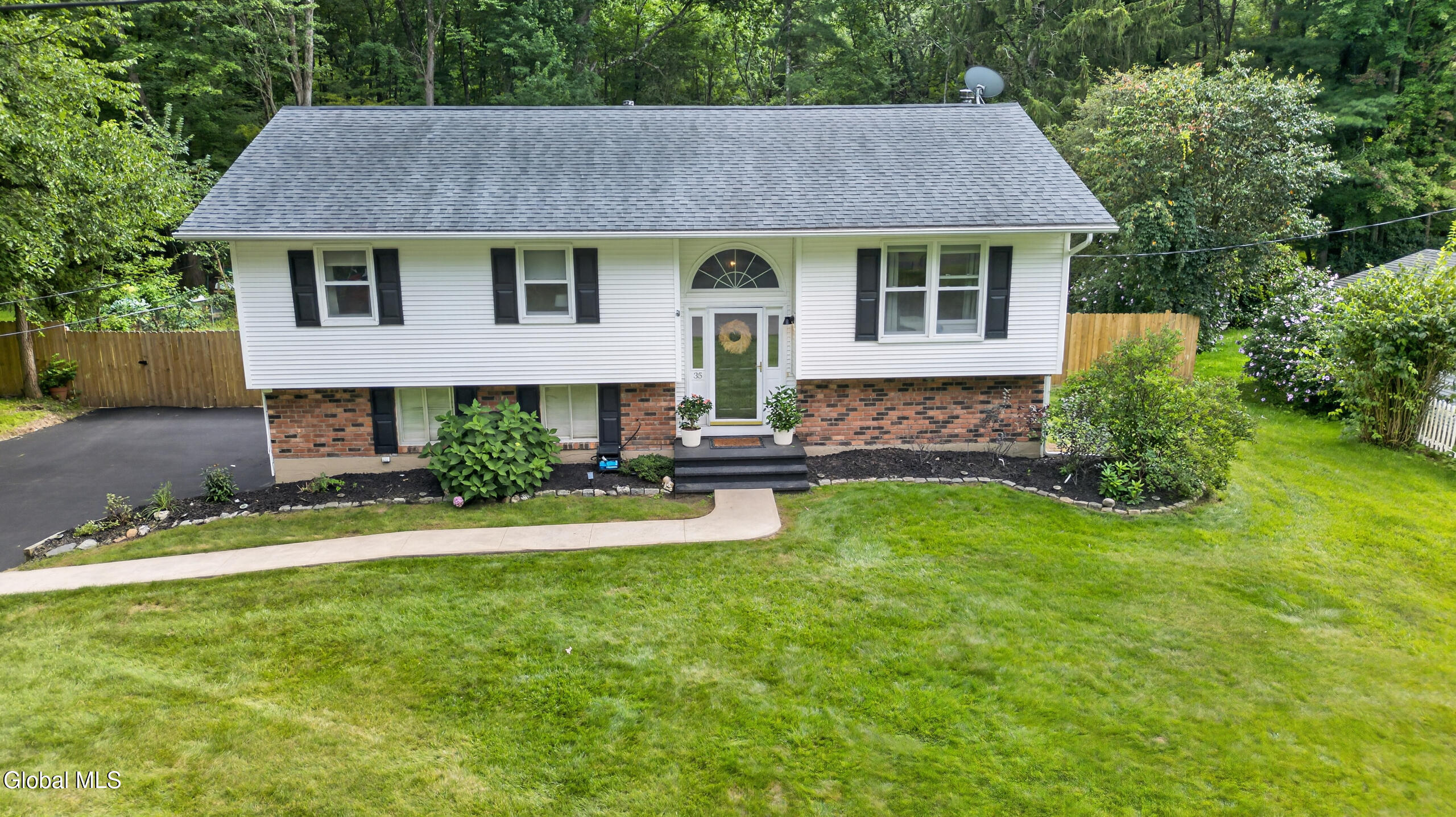 35 Acorn Avenue Clifton Park NY 12065