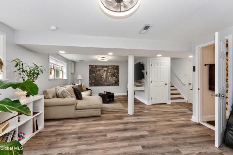 35 Acorn Avenue Clifton Park NY 12065