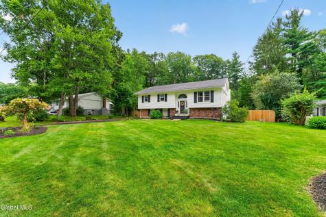 35 Acorn Avenue Clifton Park NY 12065