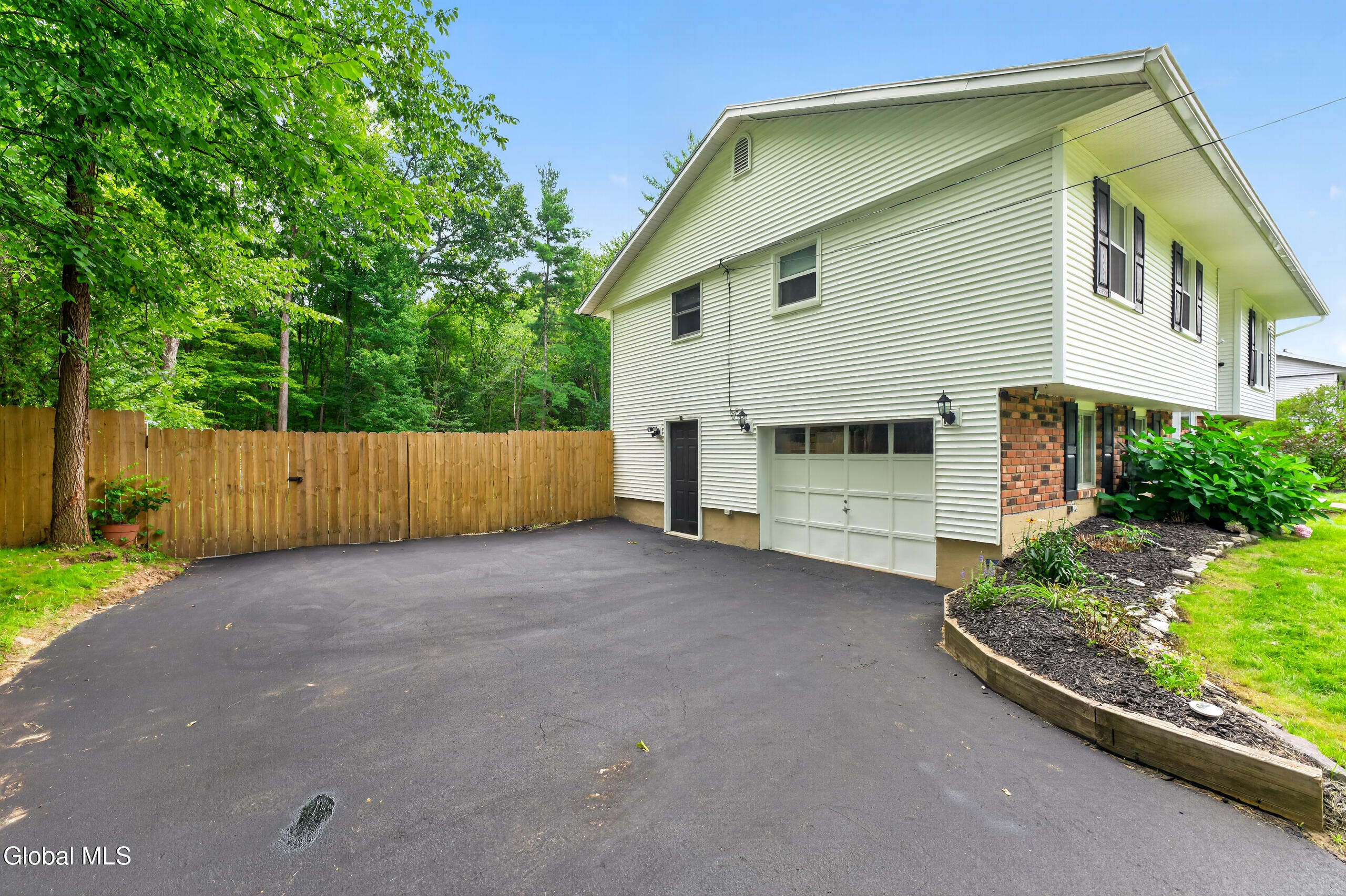 35 Acorn Avenue Clifton Park NY 12065