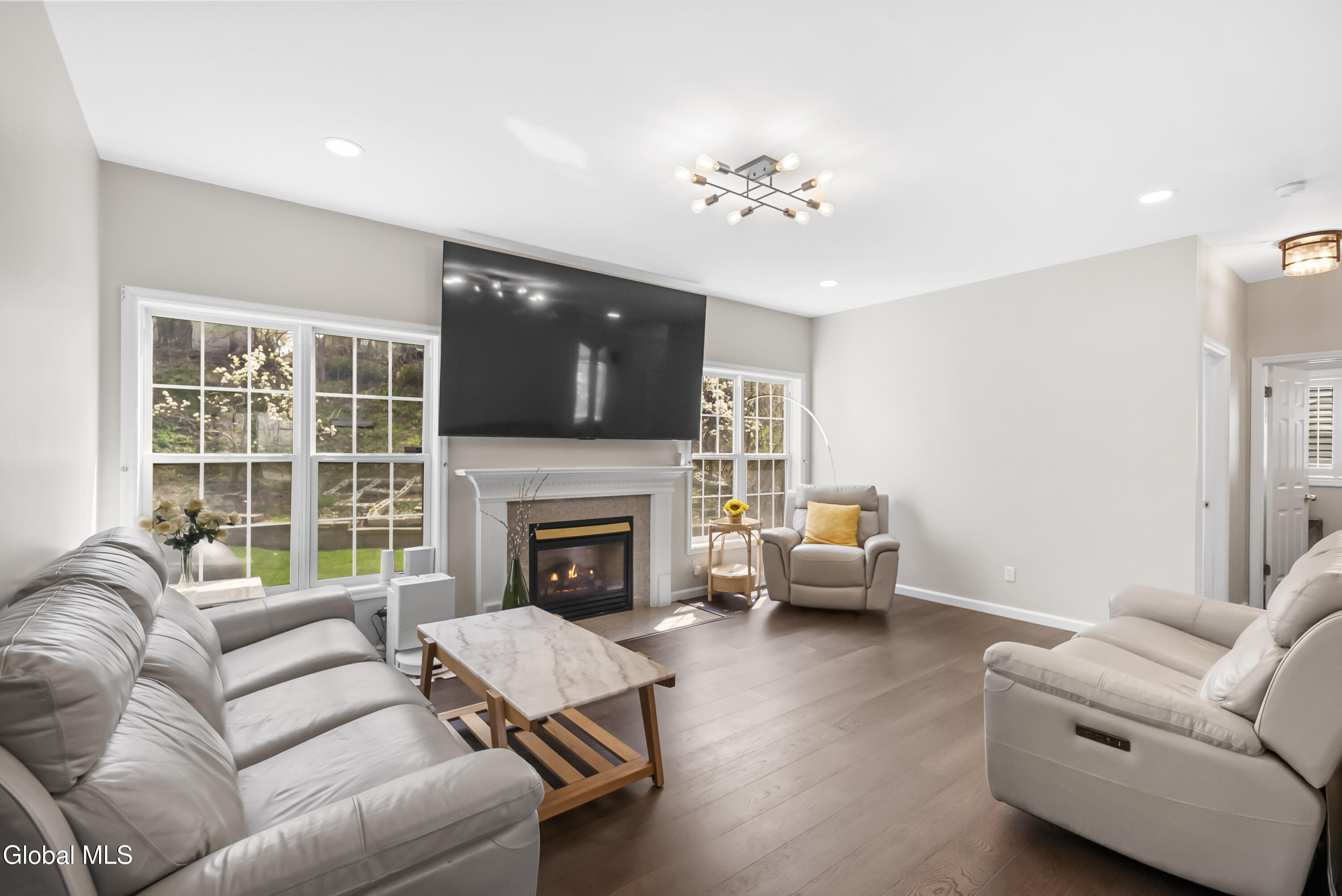 39 Utica Avenue Latham NY 12110