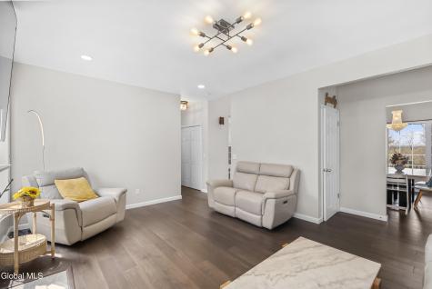 39 Utica Avenue Latham NY 12110