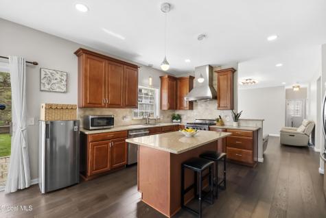 39 Utica Avenue Latham NY 12110