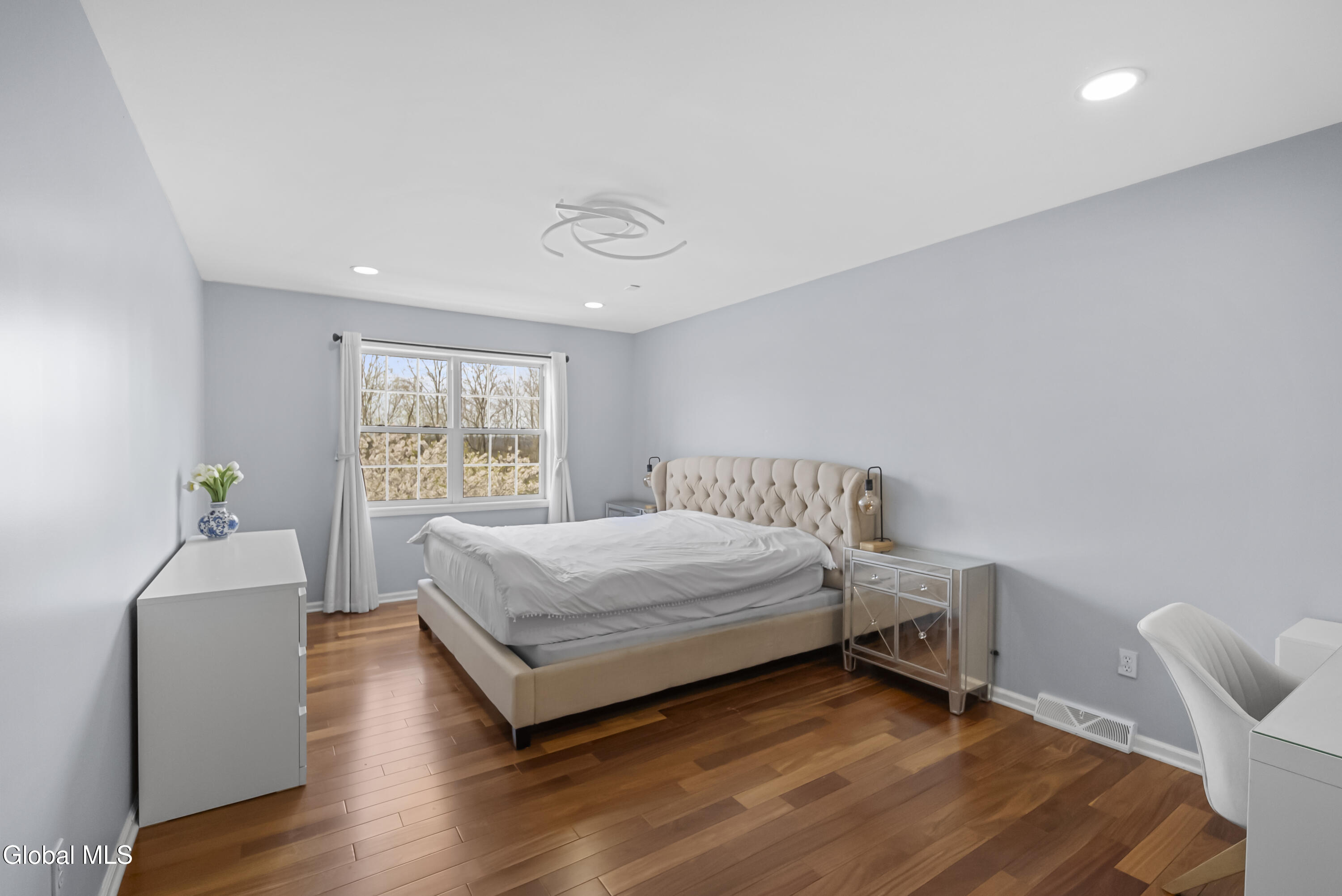 39 Utica Avenue Latham NY 12110