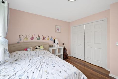 39 Utica Avenue Latham NY 12110