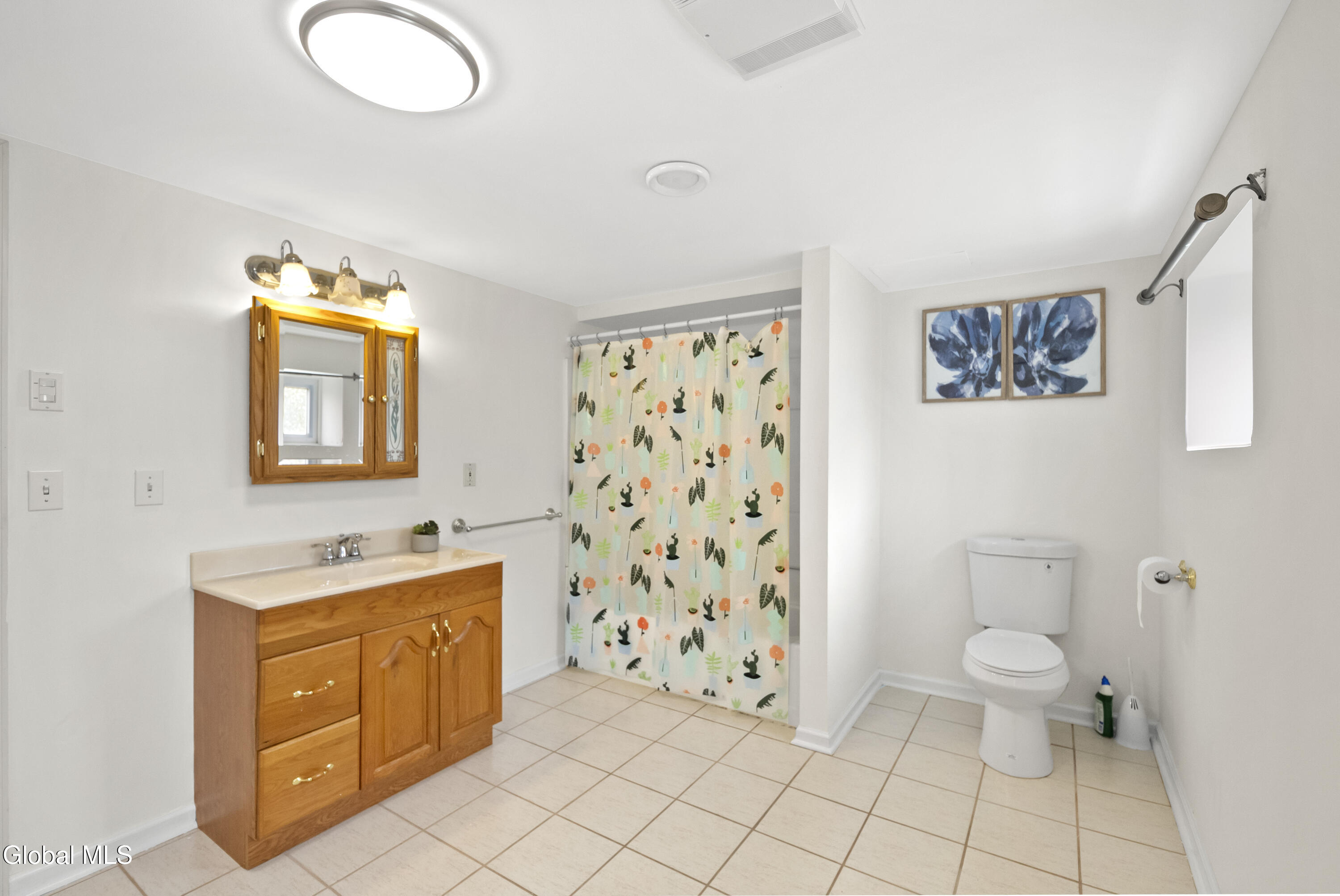 39 Utica Avenue Latham NY 12110