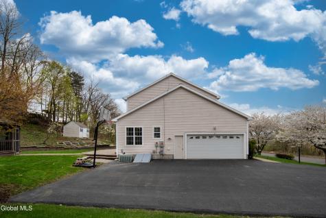 39 Utica Avenue Latham NY 12110