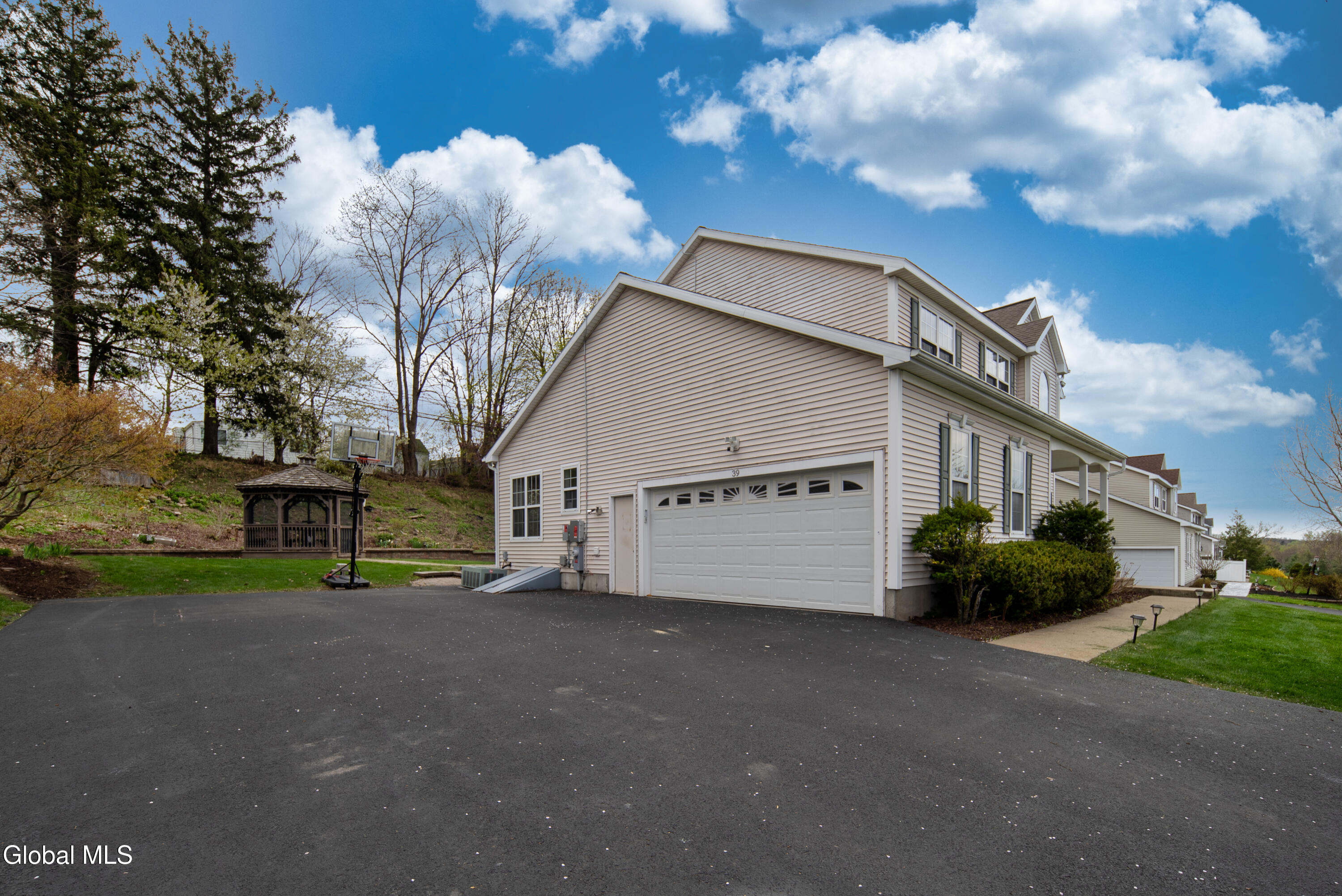 39 Utica Avenue Latham NY 12110