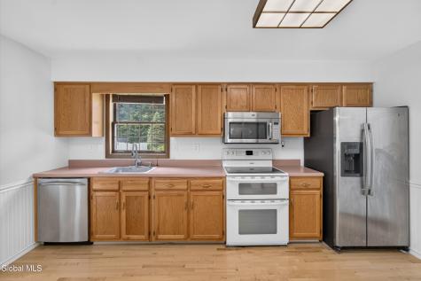 1120 Laural Lane Malta NY 12020