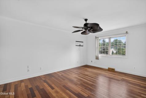 1120 Laural Lane Malta NY 12020