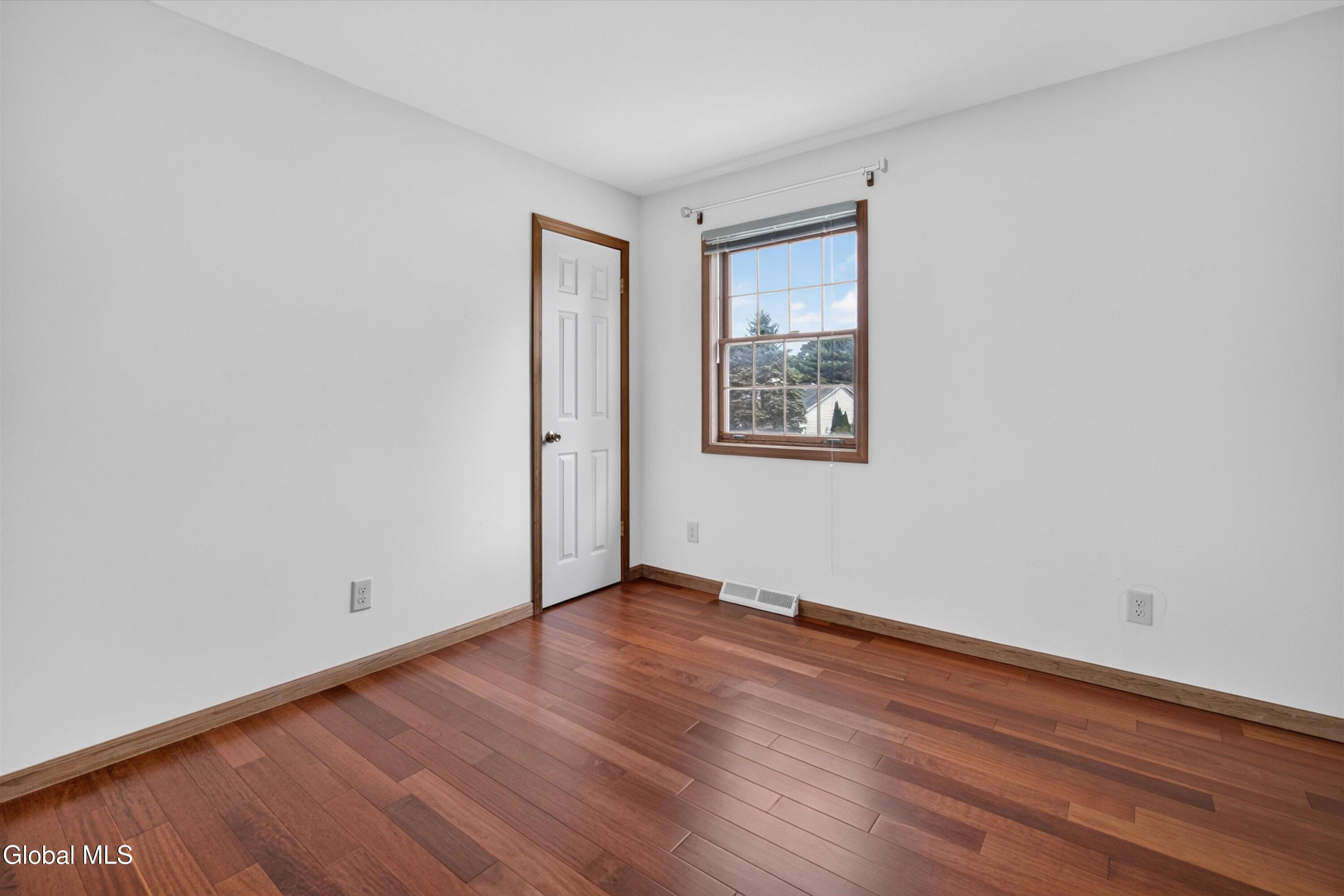 1120 Laural Lane Malta NY 12020