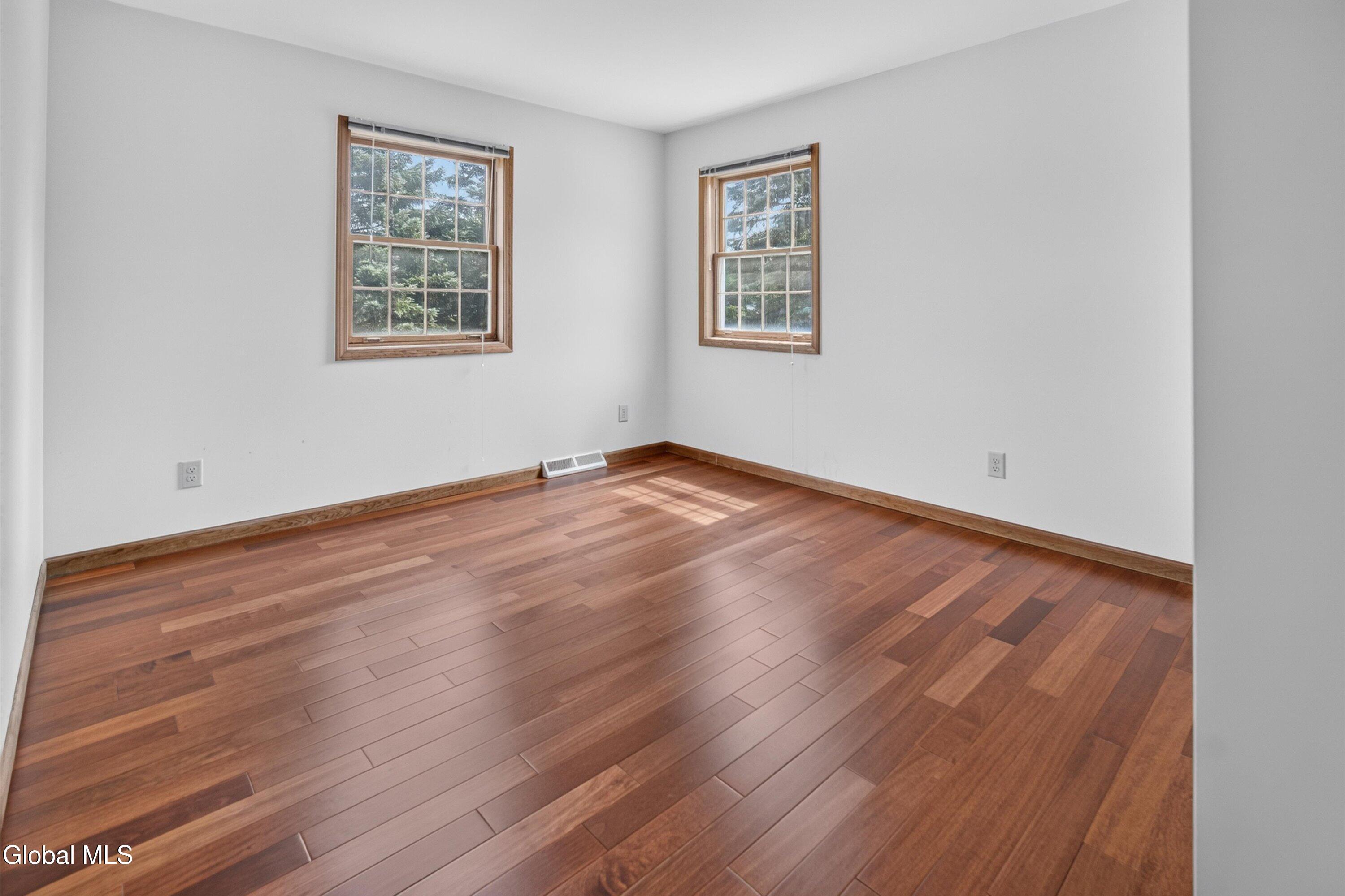 1120 Laural Lane Malta NY 12020