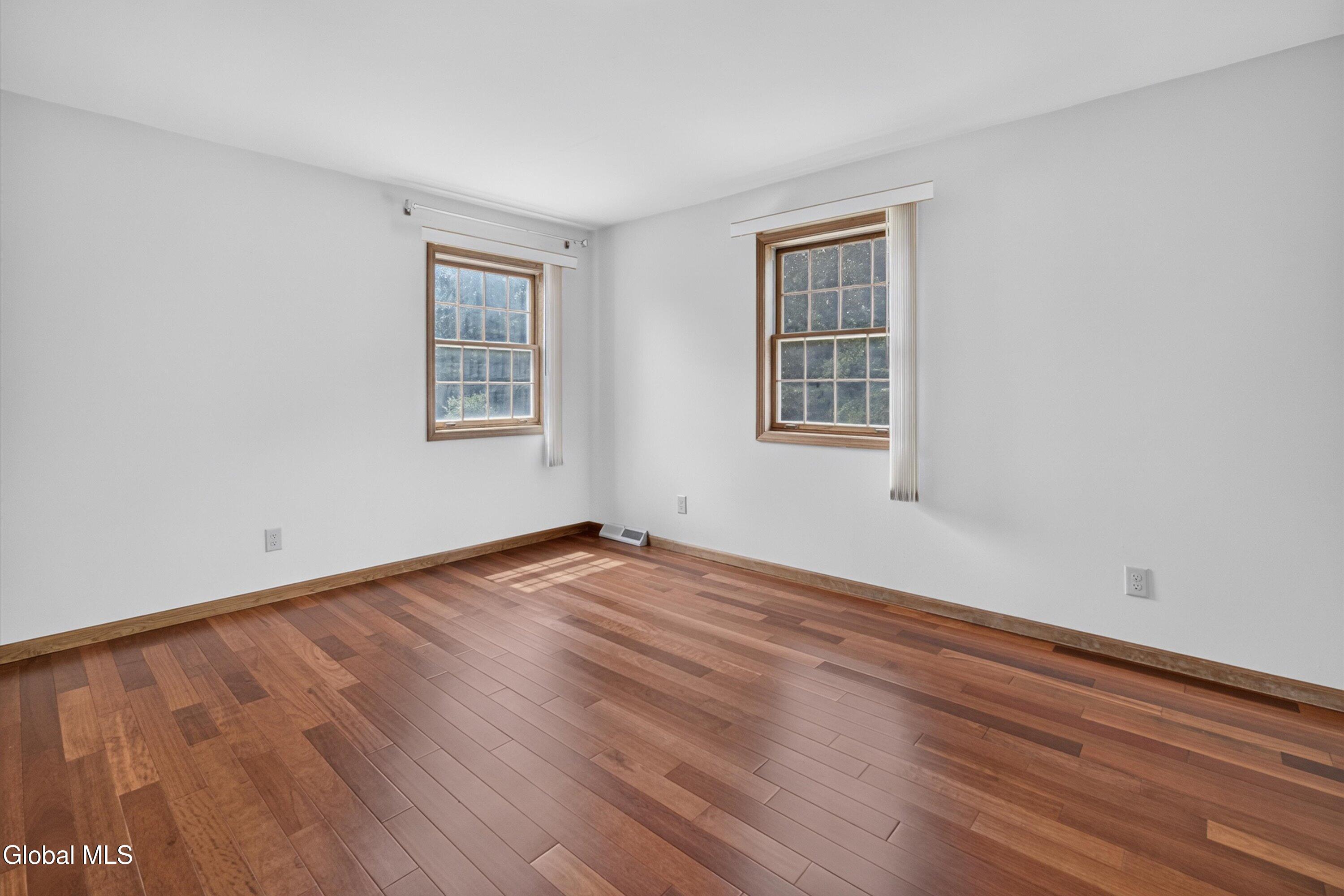1120 Laural Lane Malta NY 12020