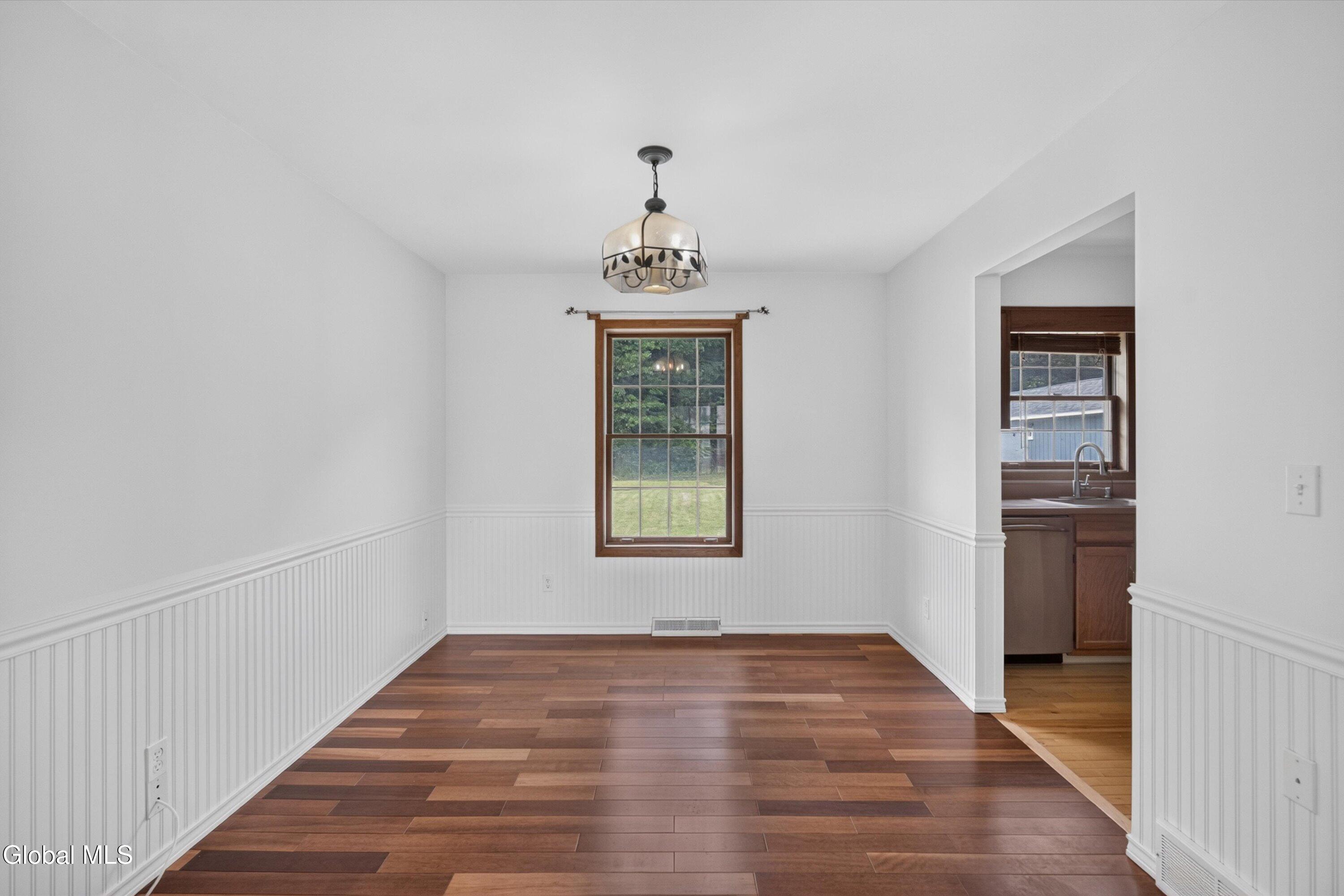 1120 Laural Lane Malta NY 12020