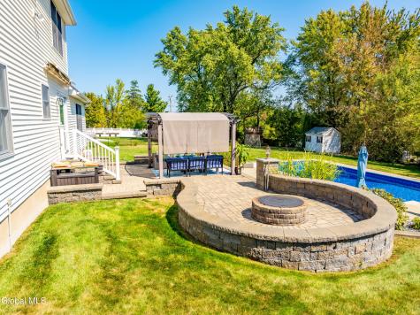 2 Winding Creek Way Cohoes NY 12047
