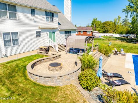 2 Winding Creek Way Cohoes NY 12047