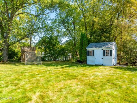 2 Winding Creek Way Cohoes NY 12047