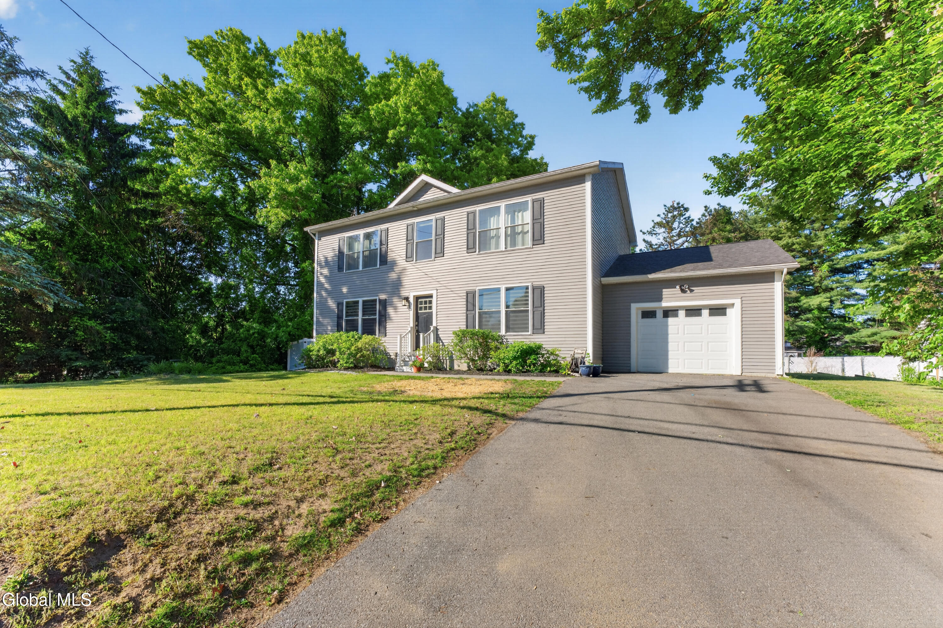 3174 E Lydius Street Schenectady NY 12303