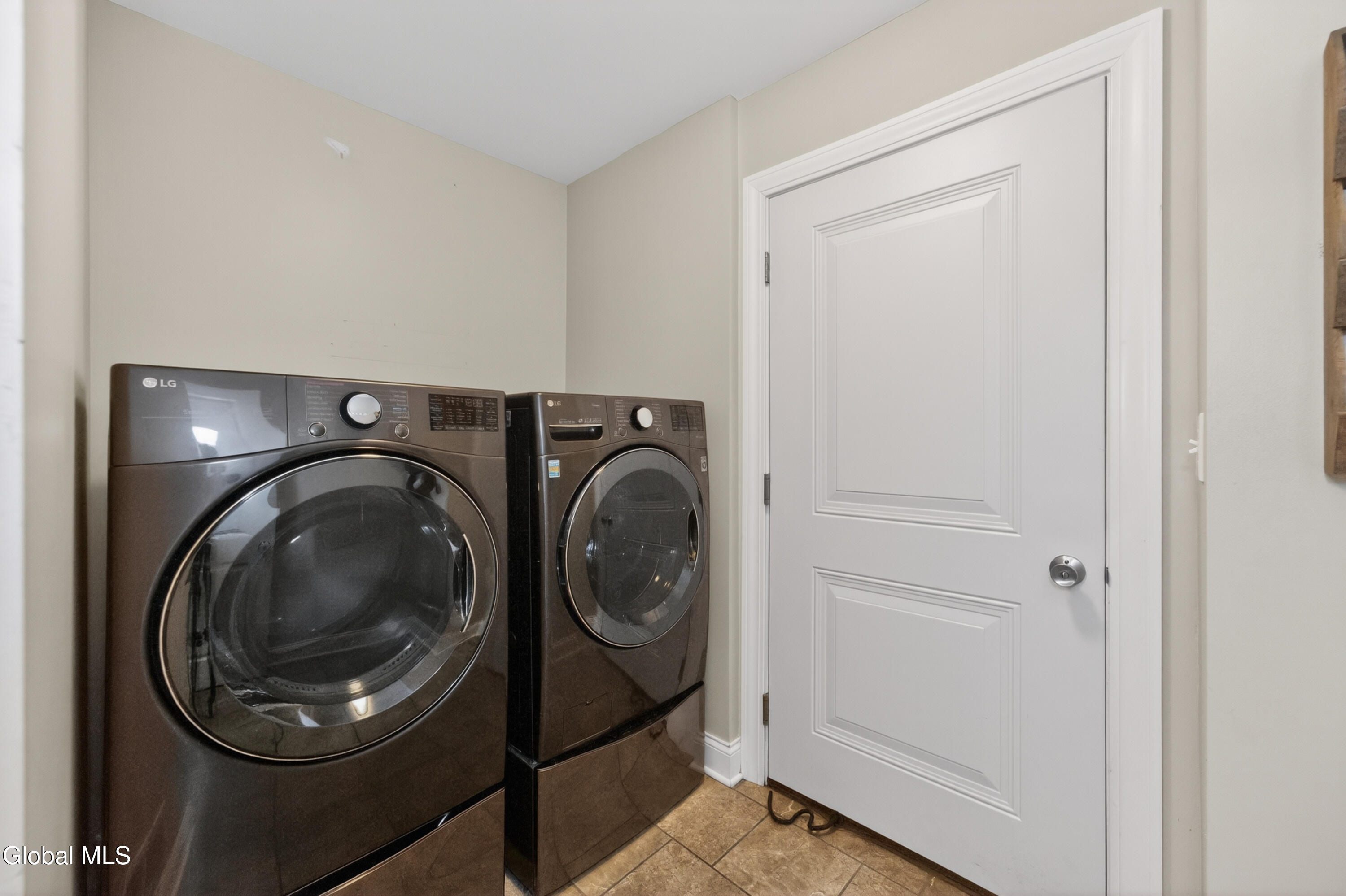 3174 E Lydius Street Schenectady NY 12303