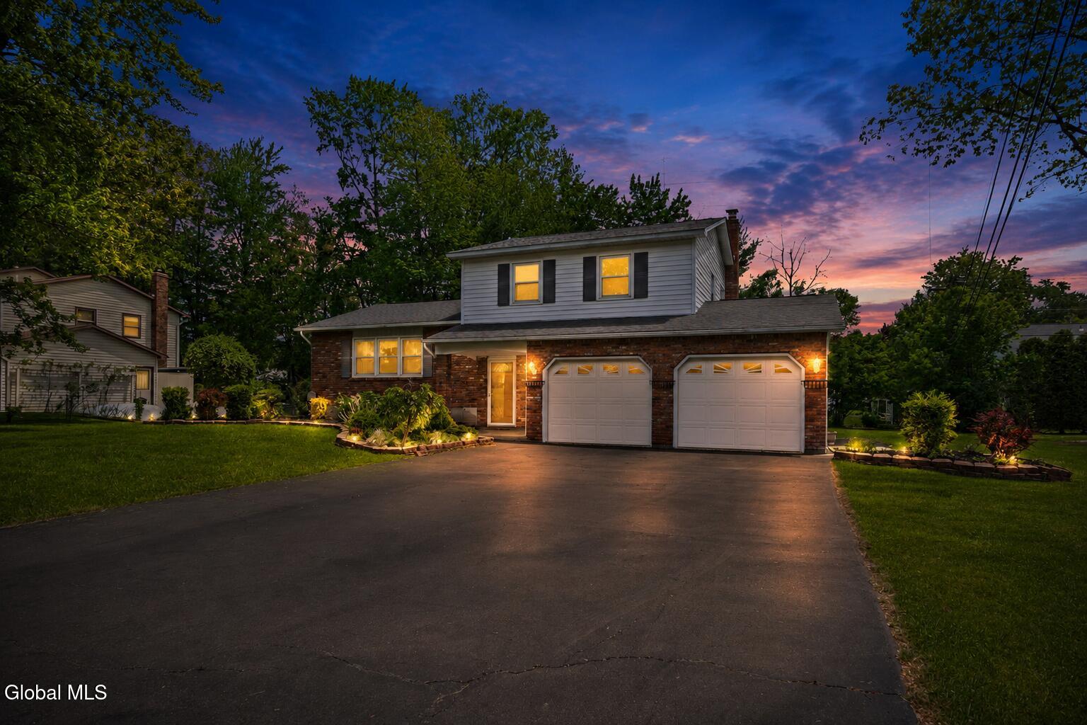 756 Hampshire Seat Niskayuna NY 12309