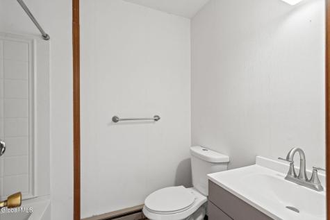 756 Hampshire Seat Niskayuna NY 12309