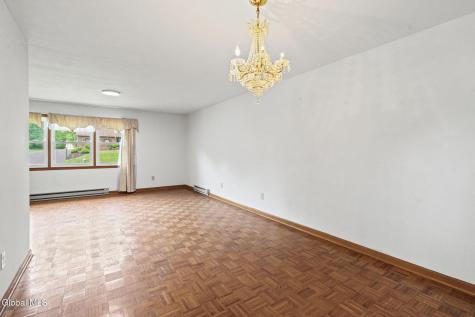 756 Hampshire Seat Niskayuna NY 12309