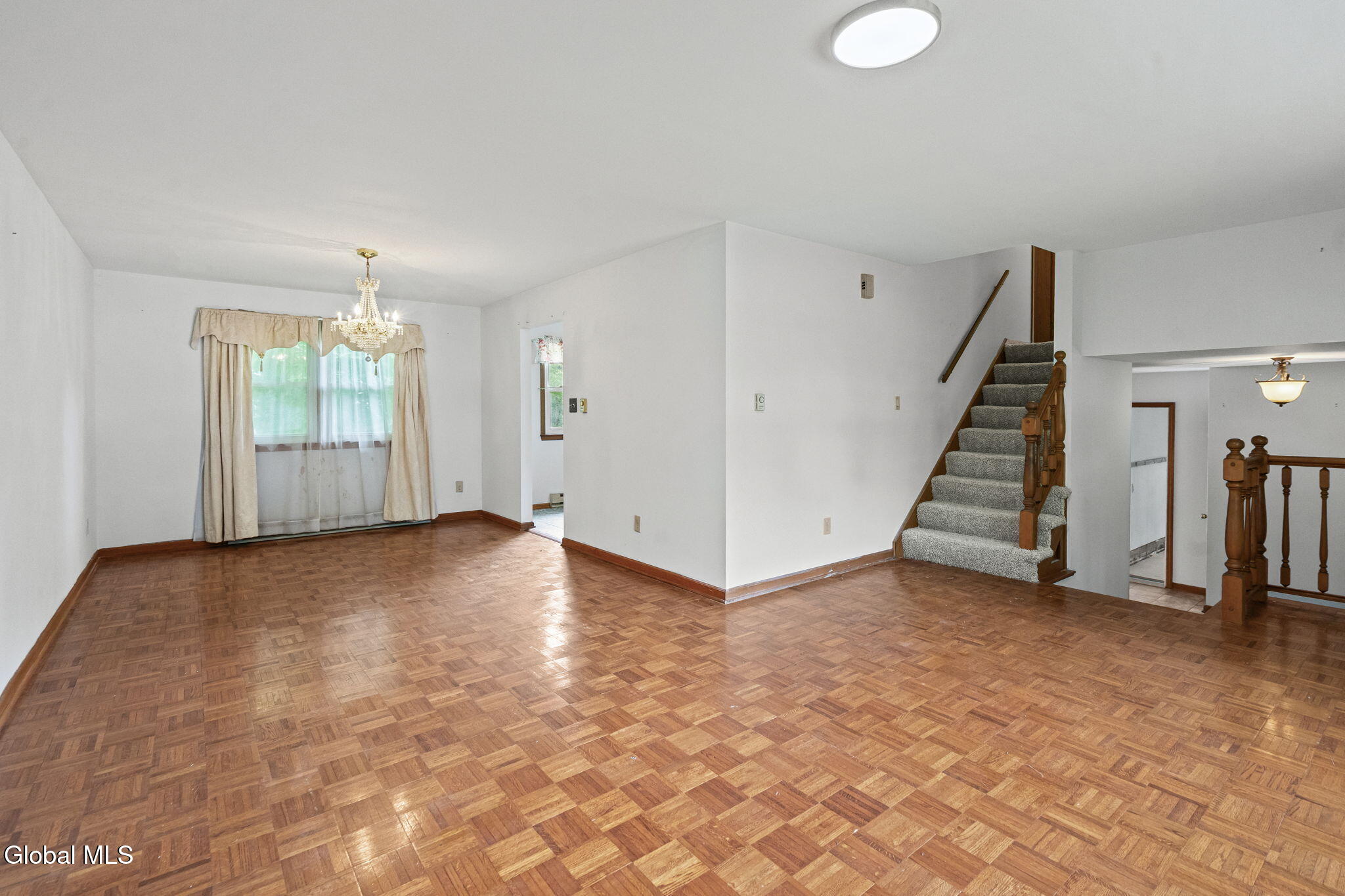 756 Hampshire Seat Niskayuna NY 12309