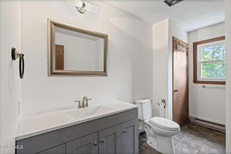 756 Hampshire Seat Niskayuna NY 12309