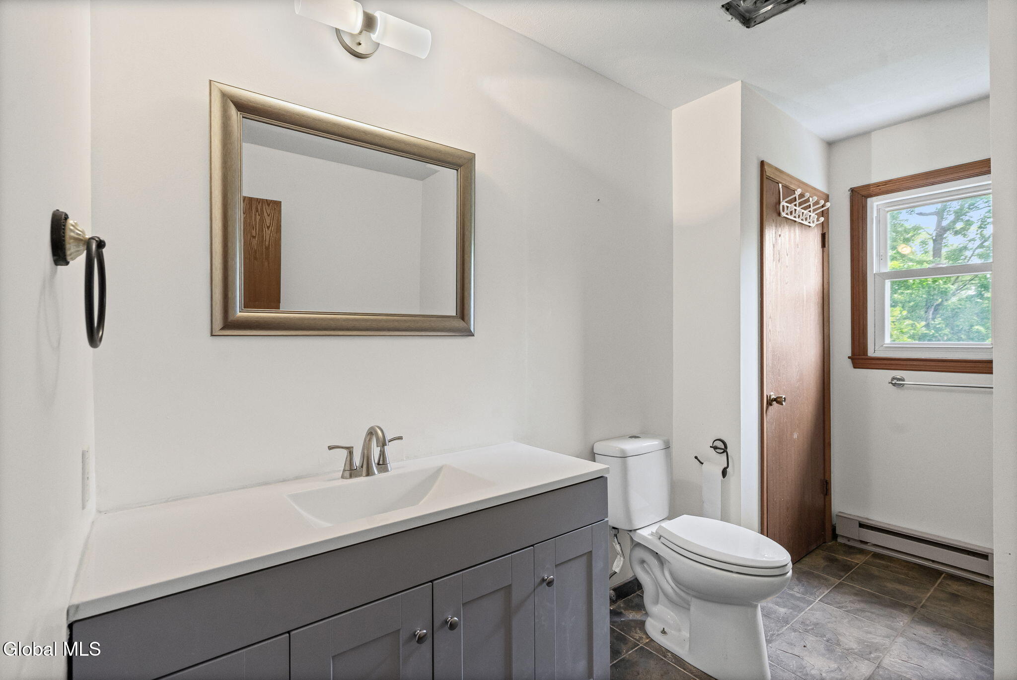 756 Hampshire Seat Niskayuna NY 12309