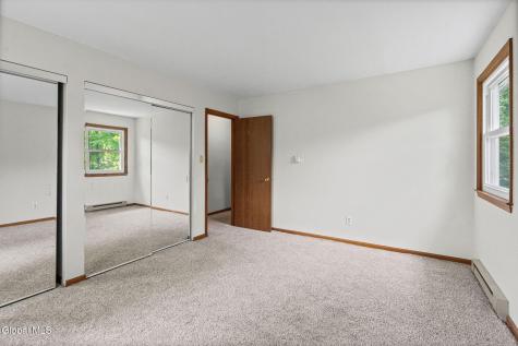 756 Hampshire Seat Niskayuna NY 12309