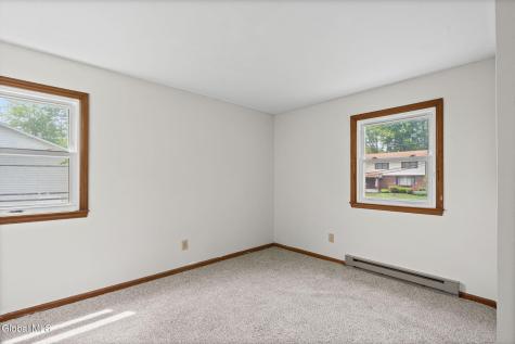 756 Hampshire Seat Niskayuna NY 12309