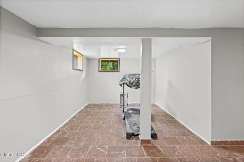 756 Hampshire Seat Niskayuna NY 12309