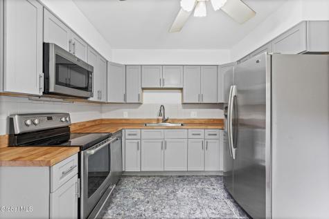 756 Hampshire Seat Niskayuna NY 12309