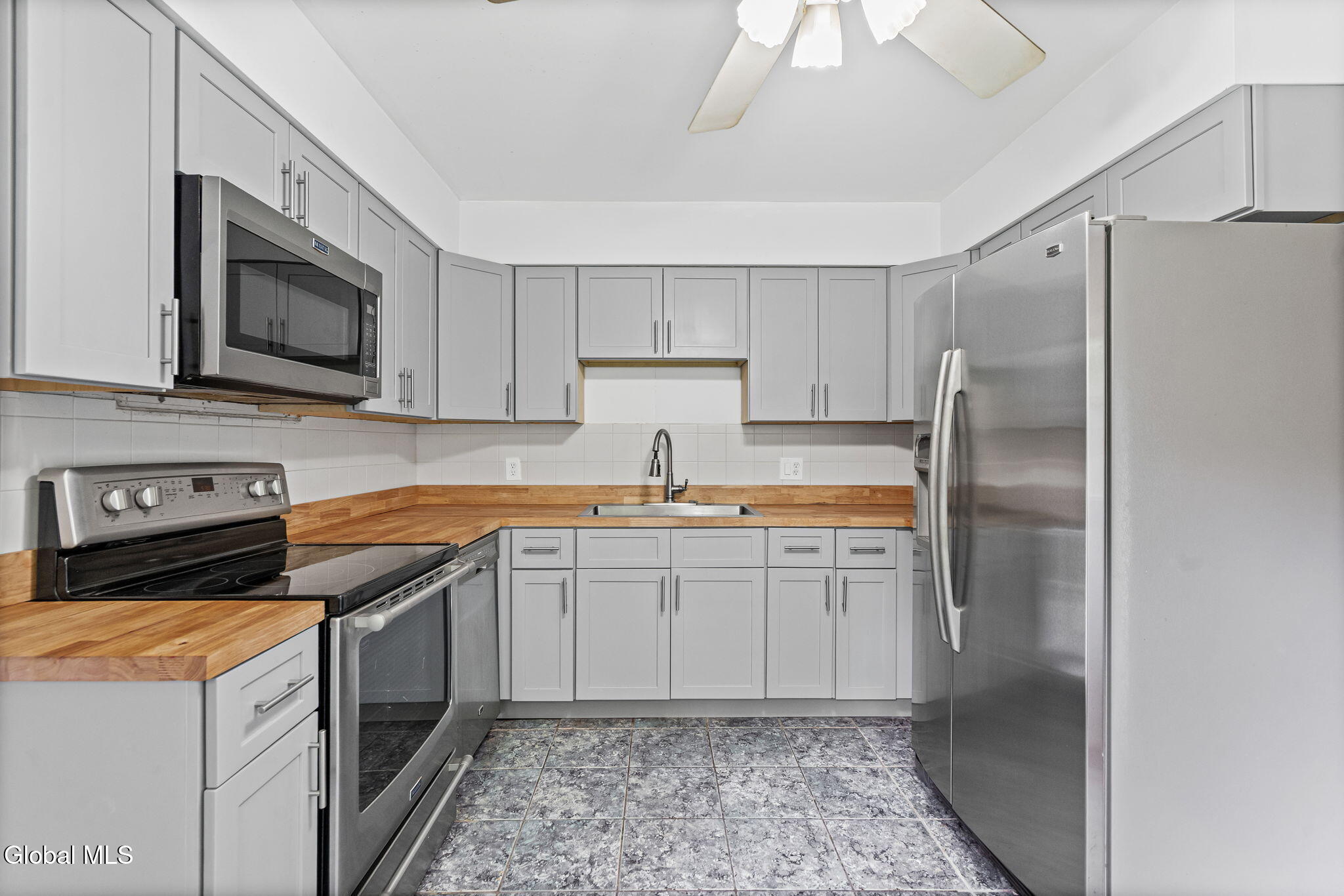 756 Hampshire Seat Niskayuna NY 12309