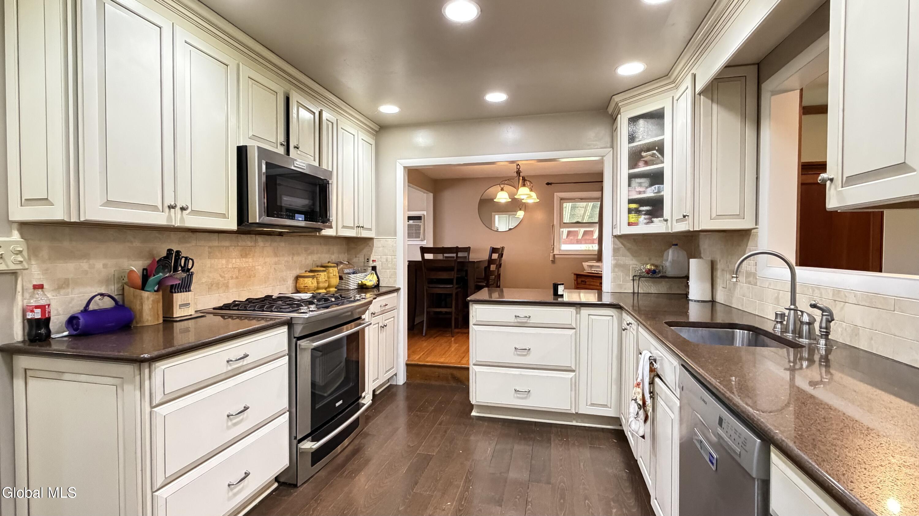 23 Mcconnell Avenue Ravena NY 12143
