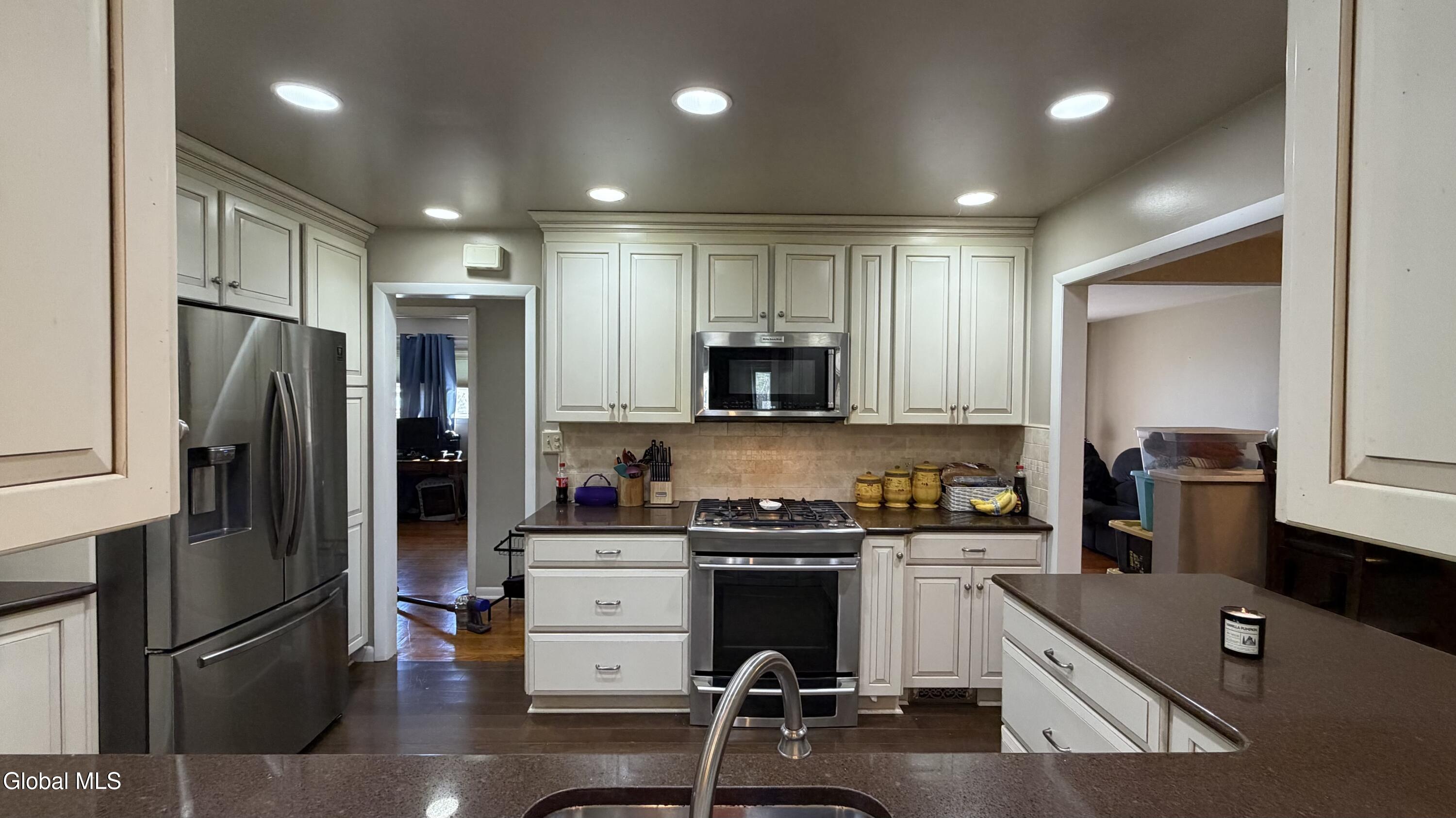 23 Mcconnell Avenue Ravena NY 12143