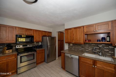 829 Middle Street Niskayuna NY 12309